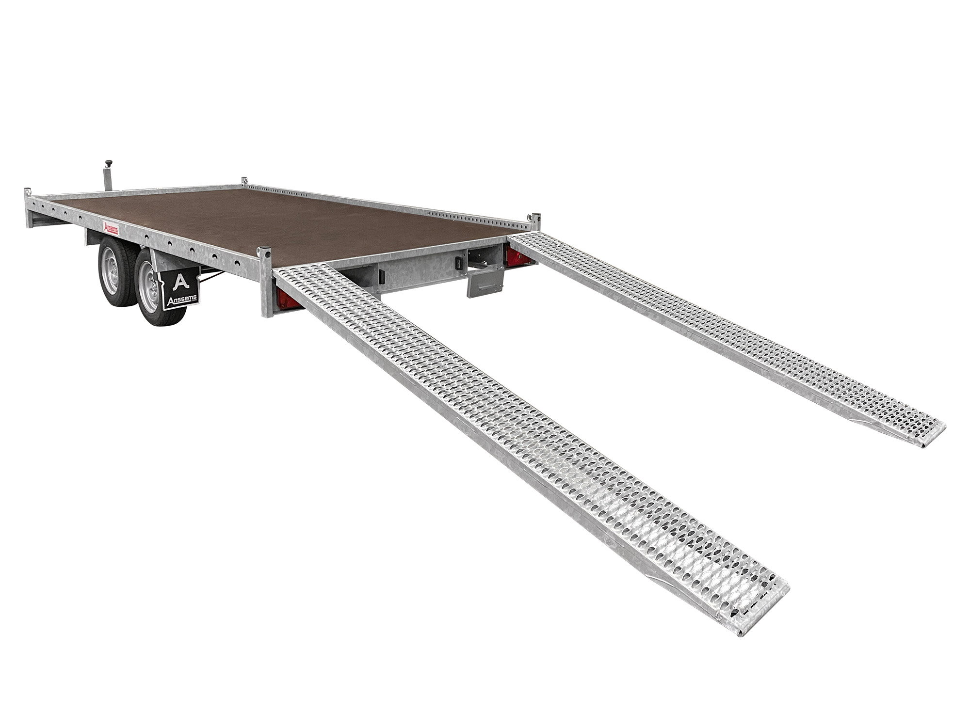 Hier sehen Sie ein Bild von unserem Anh&auml;nger MSX 2700 der Marke Anssems mit ausgefahrenen Auffahrrampen